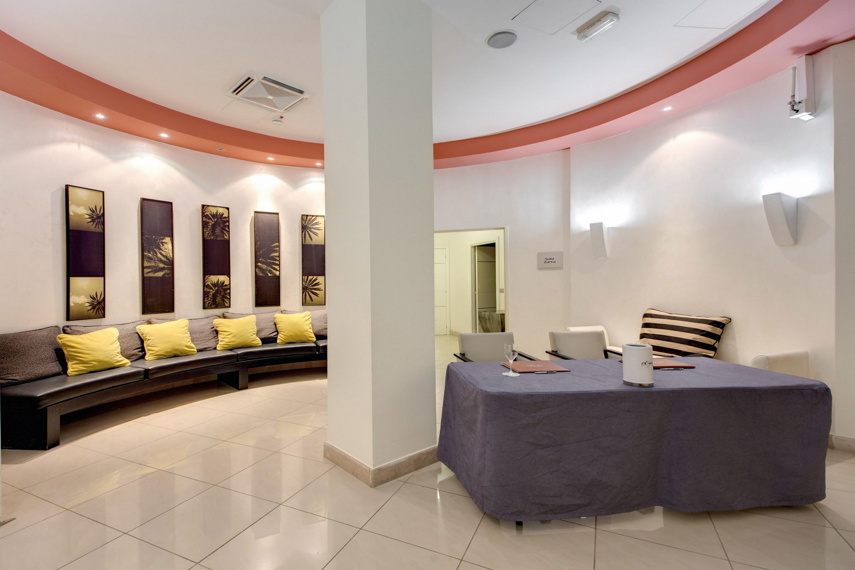 Plaza 4*